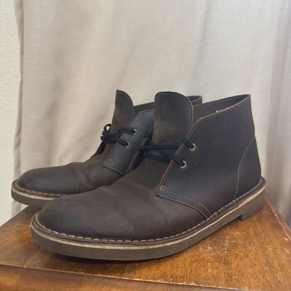 UNWORN Clarks Chukka Boots Mens 9.5 Brown Tussock Lace Up Casual Comfort Leather - Picture 1 of 14